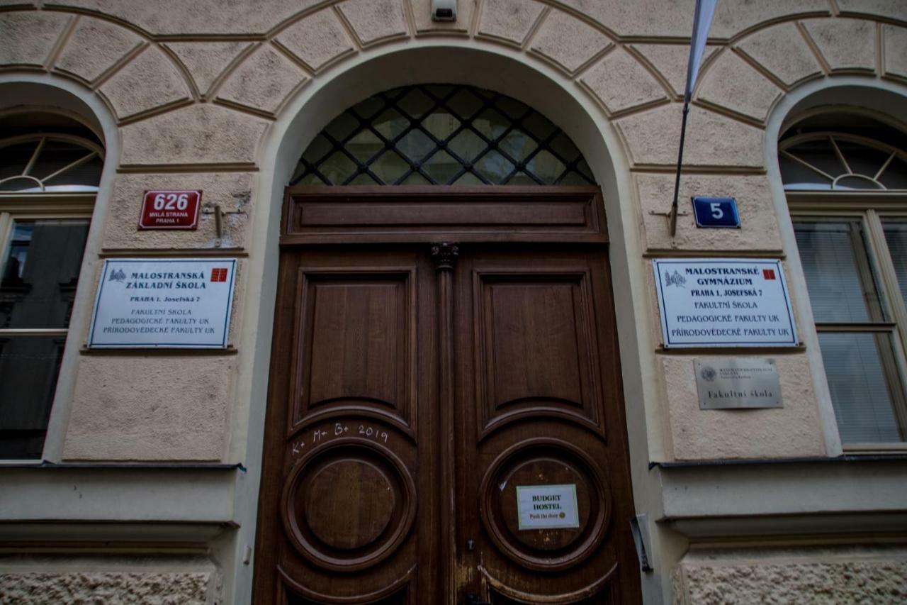 Hostel In School Prague Exterior photo